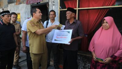 Wali Kota Lhokseumawe Salurkan Bantuan untuk Korban Kebakaran di Cut Mamplam