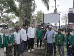Mahasiswa KKN Bersama Rektor Unimal Gelar Penghijauan di Gampong Reuleut Timu