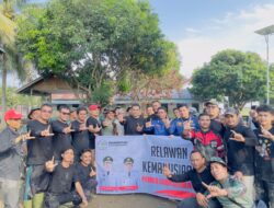 Relawan Kemanusiaan Pemko Lhokseumawe Gelar Bersih Pesantren Pascabencana Banjir di Dayah Darul Ma’arif