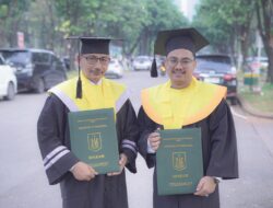 Wisuda di JCC, Haji Uma Raih Gelar Magister Ilmu Politik, Putranya Lulus Sarjana Ilmu Komunikasi