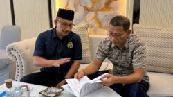 Silaturrahmi dengan Ketua DPRA, Haji Uma Serahkan Rekomendasi Hasil FGD Penggunaan Ruang Digital di Aceh