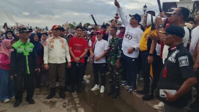 Bupati Aceh Utara Ayah Wa Lepas Ribuan Peserta Jalan Santai